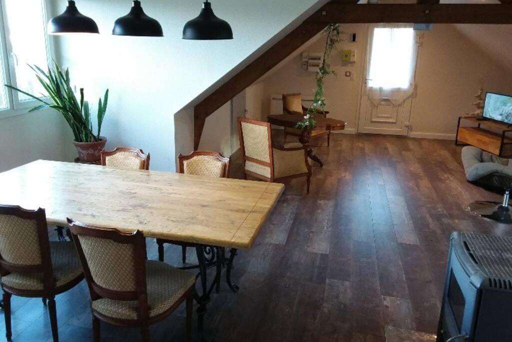 Appartement Lumineux, Calme Et Panoramique !! Pouligney-Lusans Ngoại thất bức ảnh